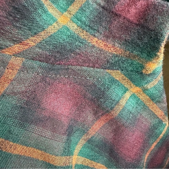 Pendleton Casual Red and Green Plaid Shirt size Medium - Picture 12 of 16